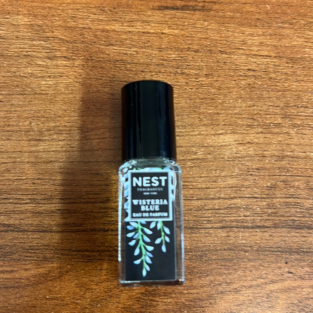 Nest Wisteria Blue-mini Eau de Parfum. Rollerball.
